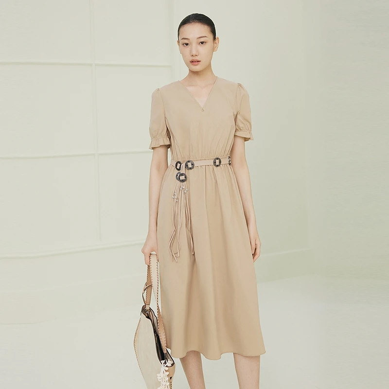 FS简约纯色V领褶皱裙摆收腰短袖连衣裙女25夏新款4631A