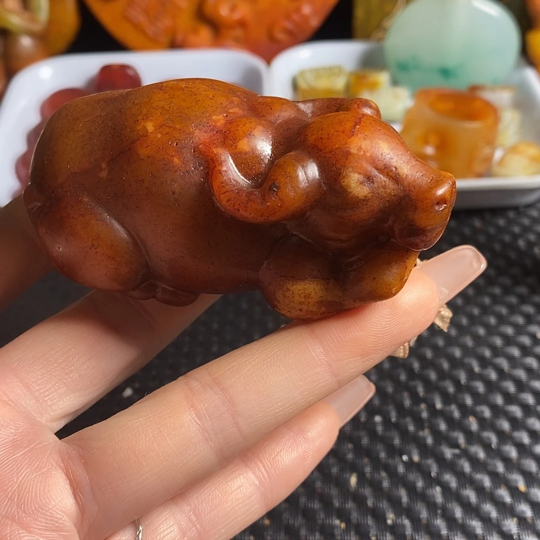 岫岩老玉（透闪石质玉）未镶嵌珠宝奇石