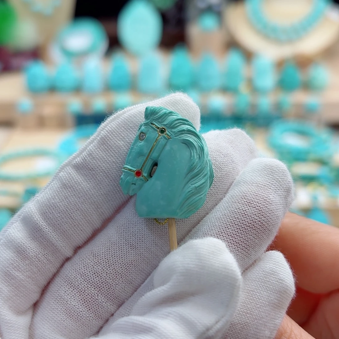 绿松石未镶嵌珠宝奇石