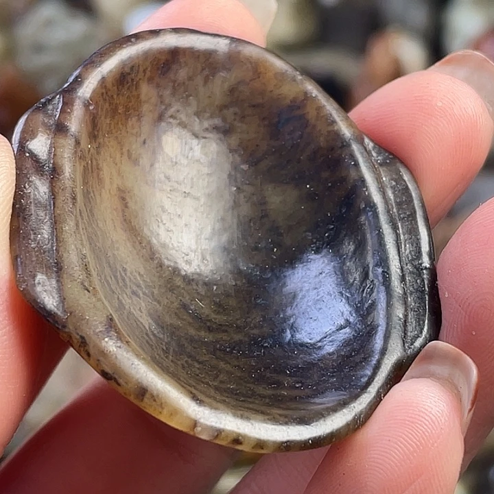 一***伴和田玉未镶嵌颈饰