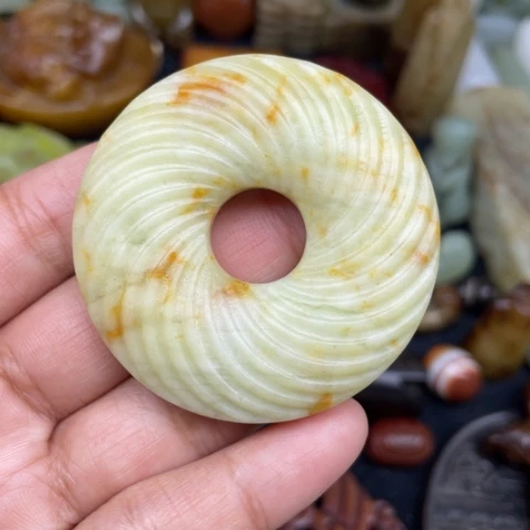 蛇纹石玉未镶嵌颈饰20