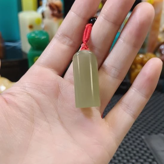 寿山石印石丹东晶随形章