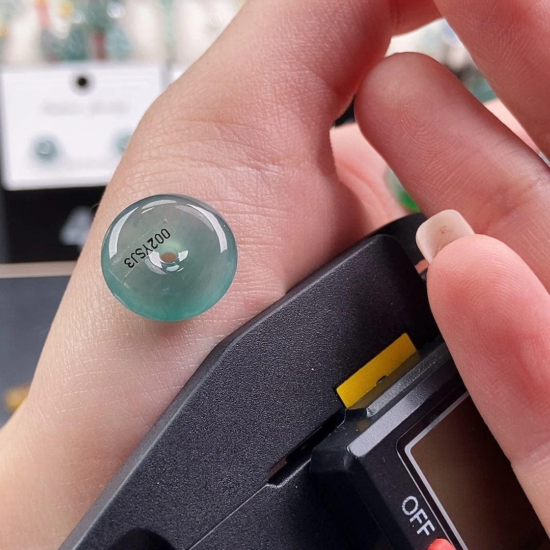 翡翠颈饰未镶嵌你***瞅平安扣