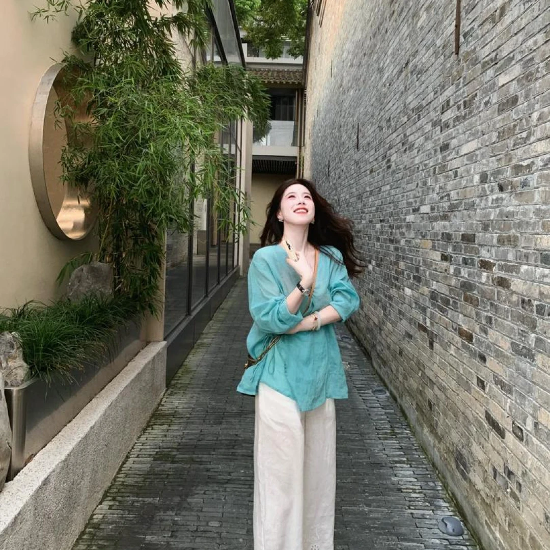 2025夏季新款湖蓝色盘扣系带长袖薄款衬衫搭配休闲裤显瘦两件套女