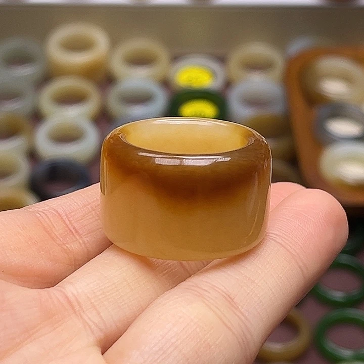 糖***宝和田玉未镶嵌戒指