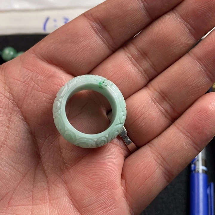 定制翡翠未镶嵌戒指