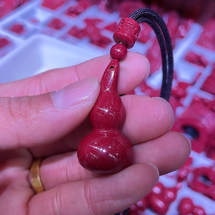 天然辰砂紫金砂葫芦吊坠