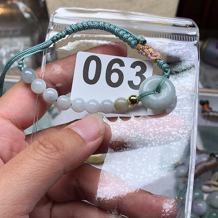 翡翠颈饰未镶嵌顺****翡翠