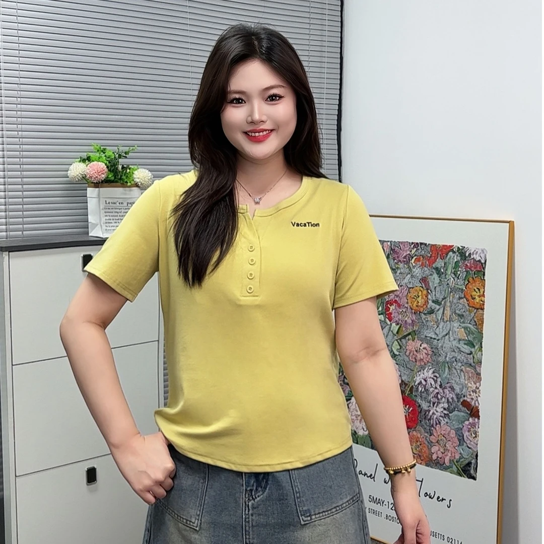 大码女装2025夏季新款胖mm藏肉遮肚t恤胖妹妹U领纽扣刺绣短袖上衣