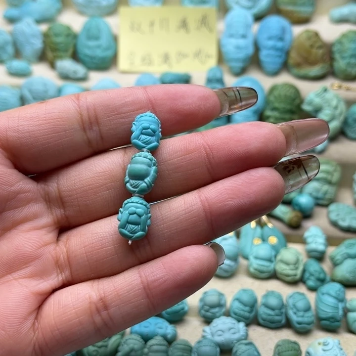 绿松石未镶嵌颈饰