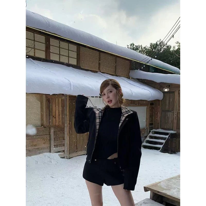 2025秋冬辣妹穿搭高级感黑色保暖长袖外套上衣高腰修身短裤套装潮