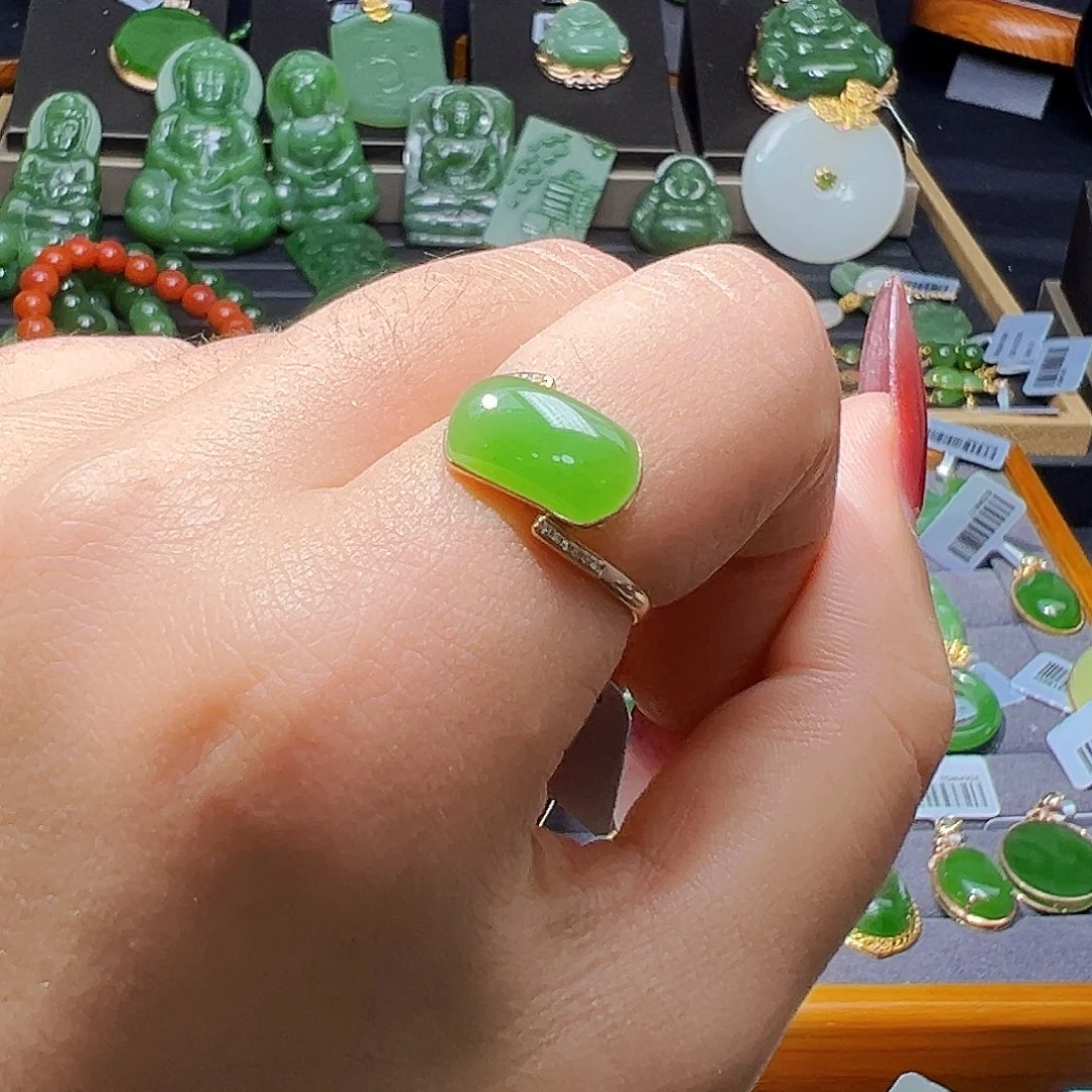 和田玉18K金镶嵌戒指