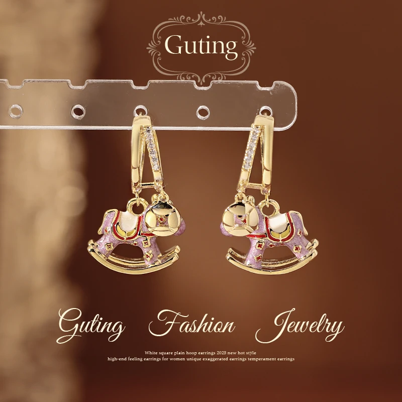 铜合金合成锆石耳饰 23363金色双C圈紫色小马钱币耳环女秋冬耳钉