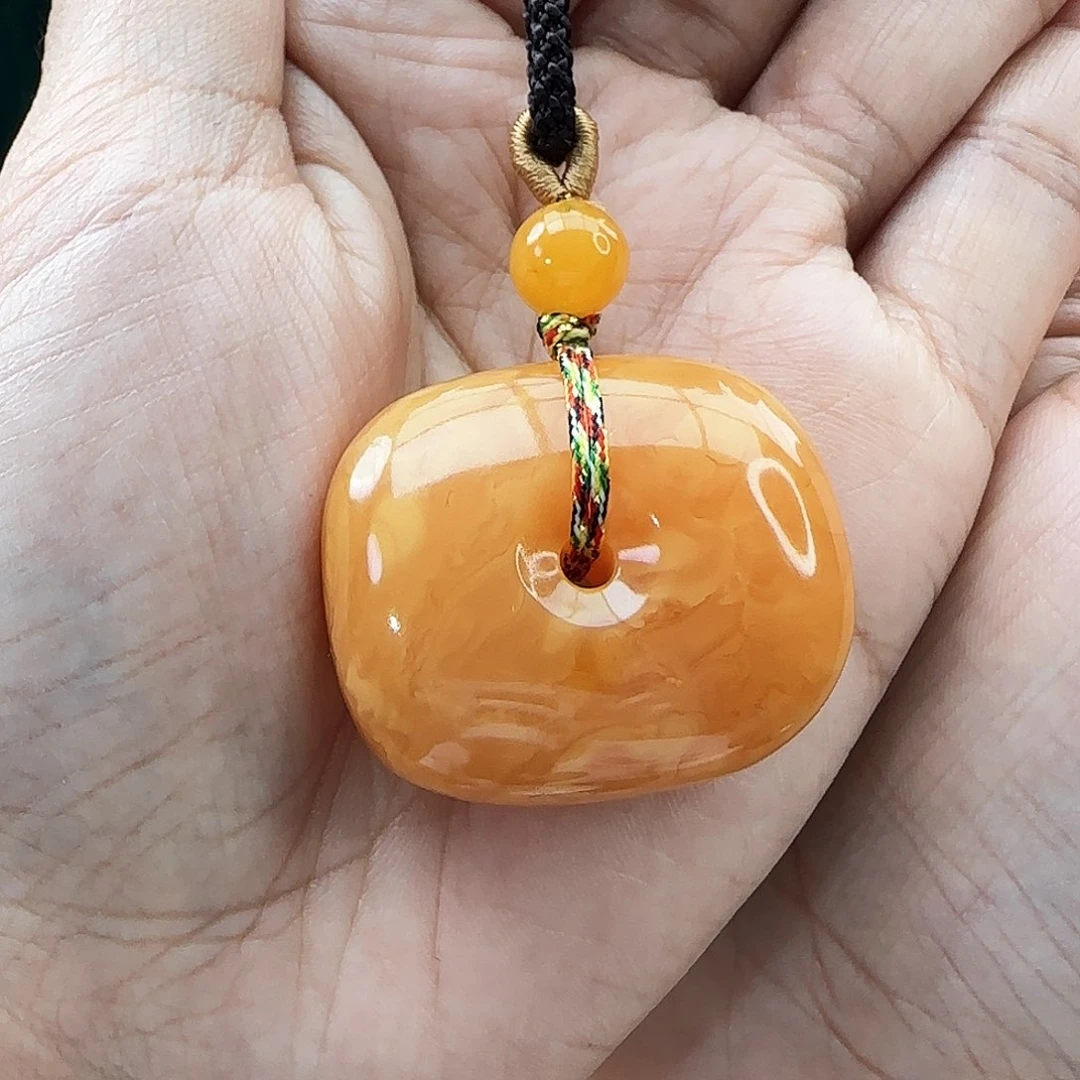 未镶嵌颈饰琥珀吊坠