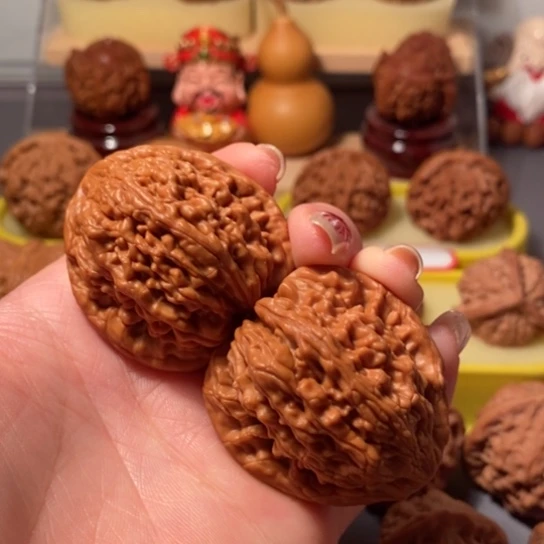 文玩核桃吊坠41虎头王