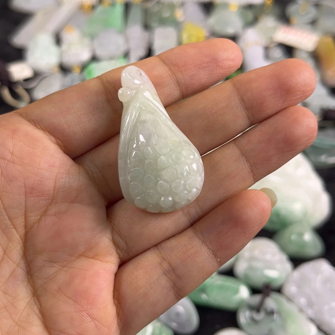 初***心吊坠(不含链)未镶嵌翡翠