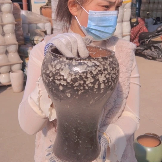 紫砂花盆高28口15。微瑕。