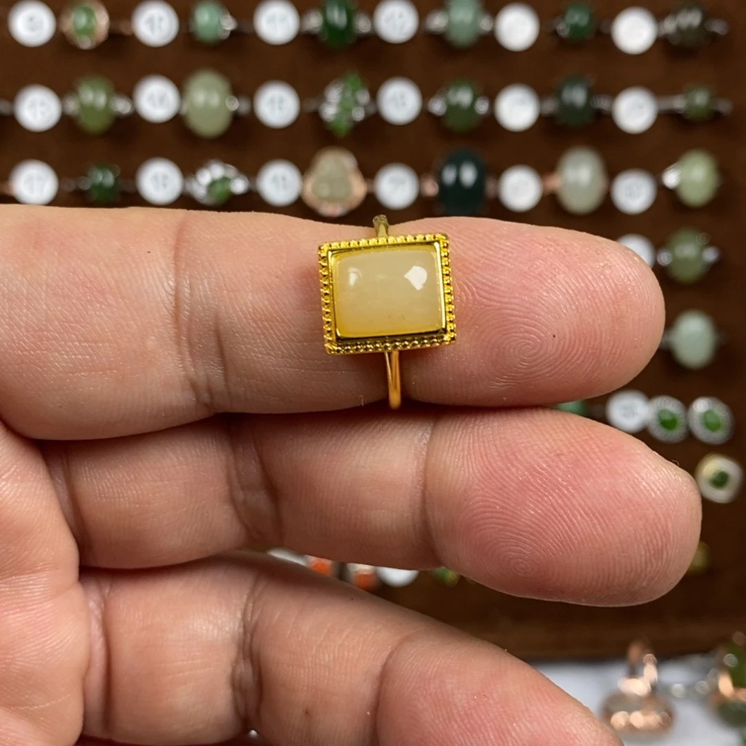 和田玉（糖玉）戒指合金