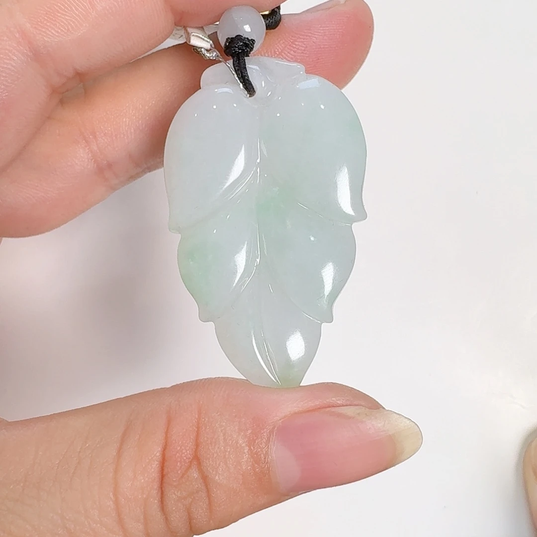 翡翠未镶嵌颈饰叶子