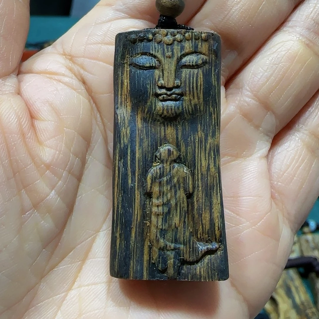 沉香吊坠海南白奇乌身老料雕刻大圣归来带绳7克