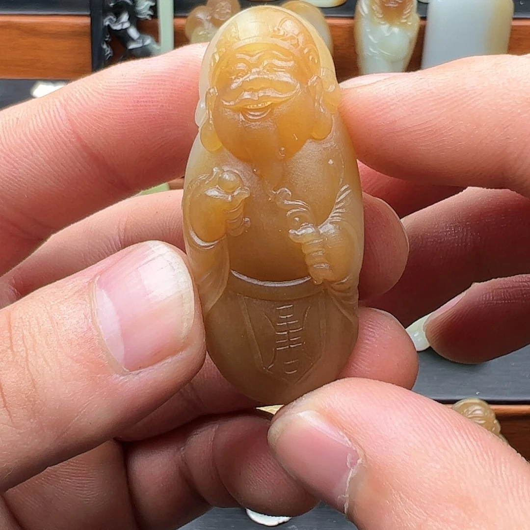 和田玉（糖玉）颈饰未镶嵌异*君