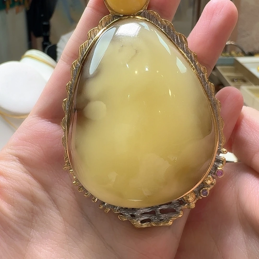 琥珀未镶嵌颈饰吊坠