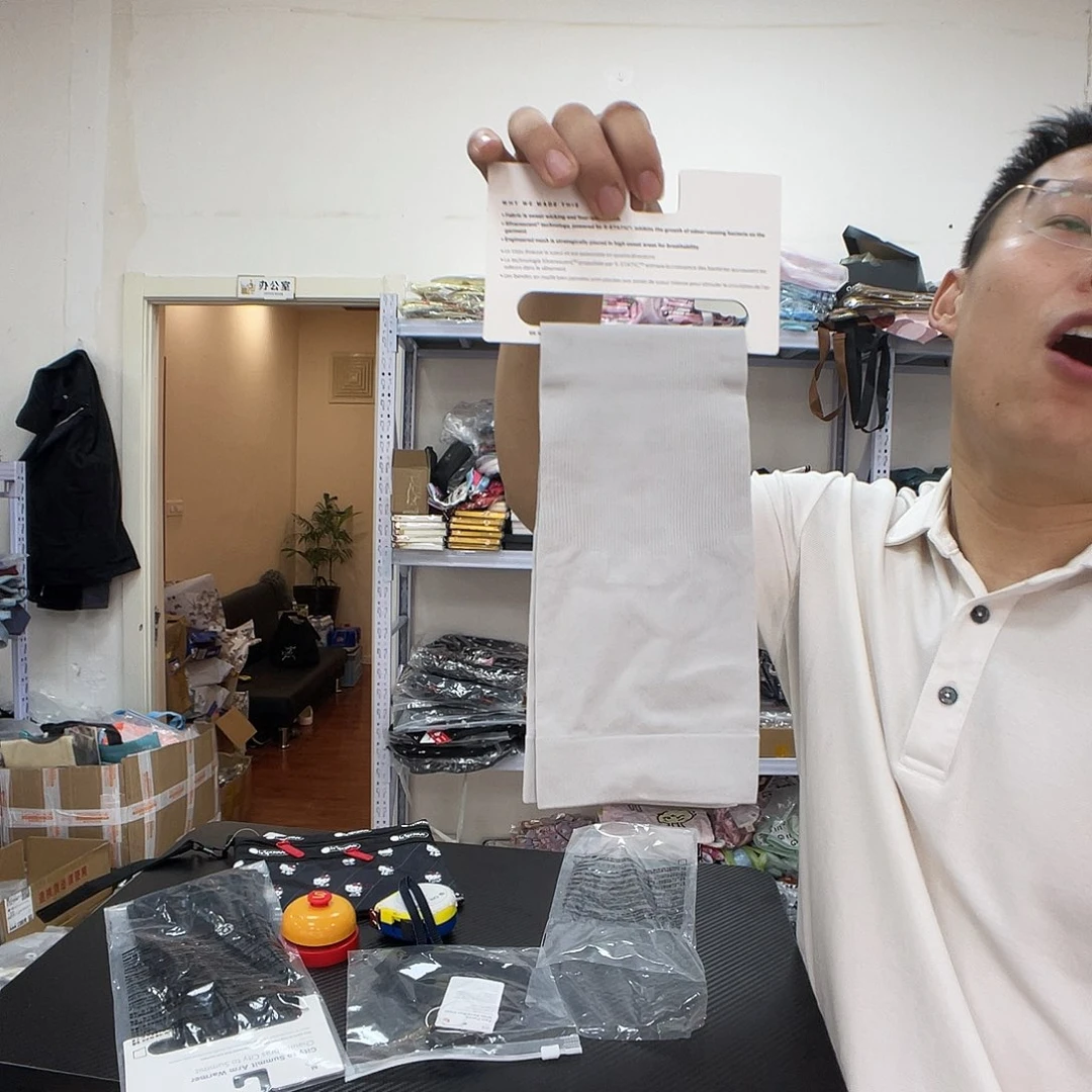 PU化妆包等各种产品和