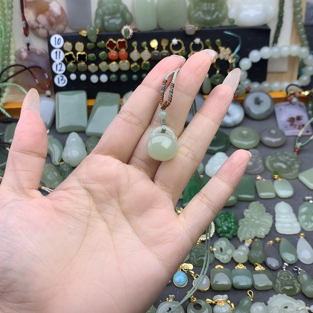 和田玉未镶嵌吊坠(不含链)