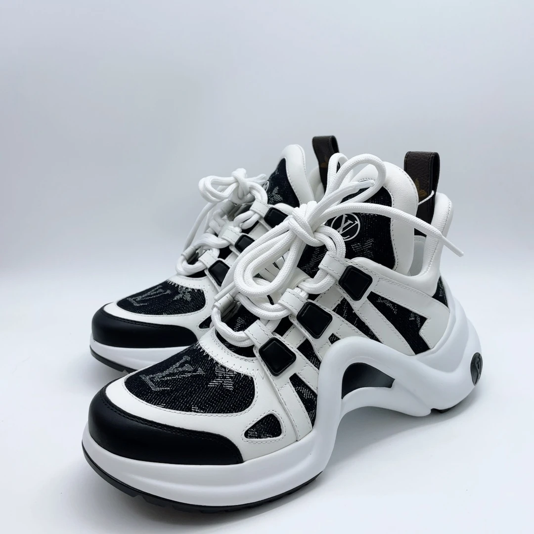 99新 LouisVuitton/路易威登  35 36 码黑白刺绣拱桥老爹鞋my206