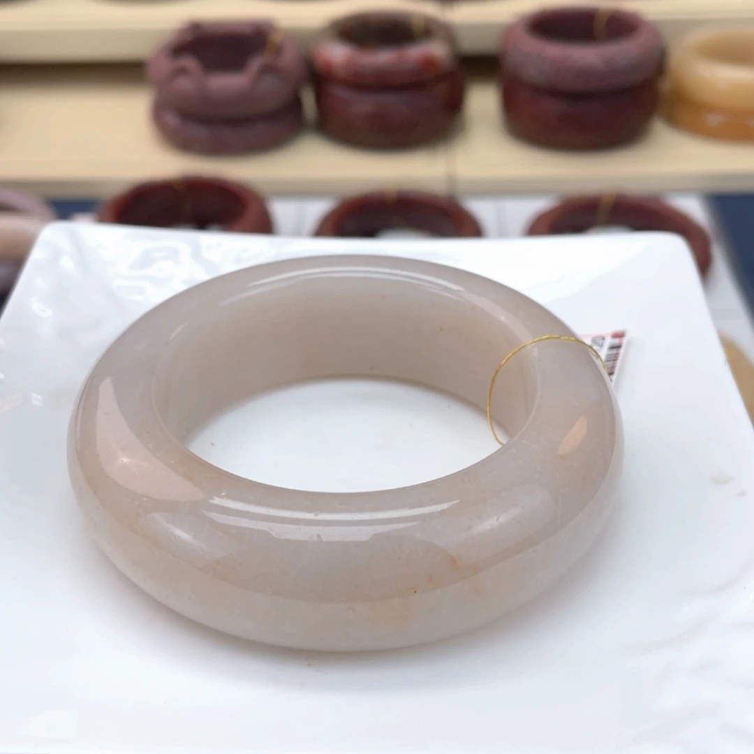 【闪购商品】石英质玉手镯未镶嵌M****7