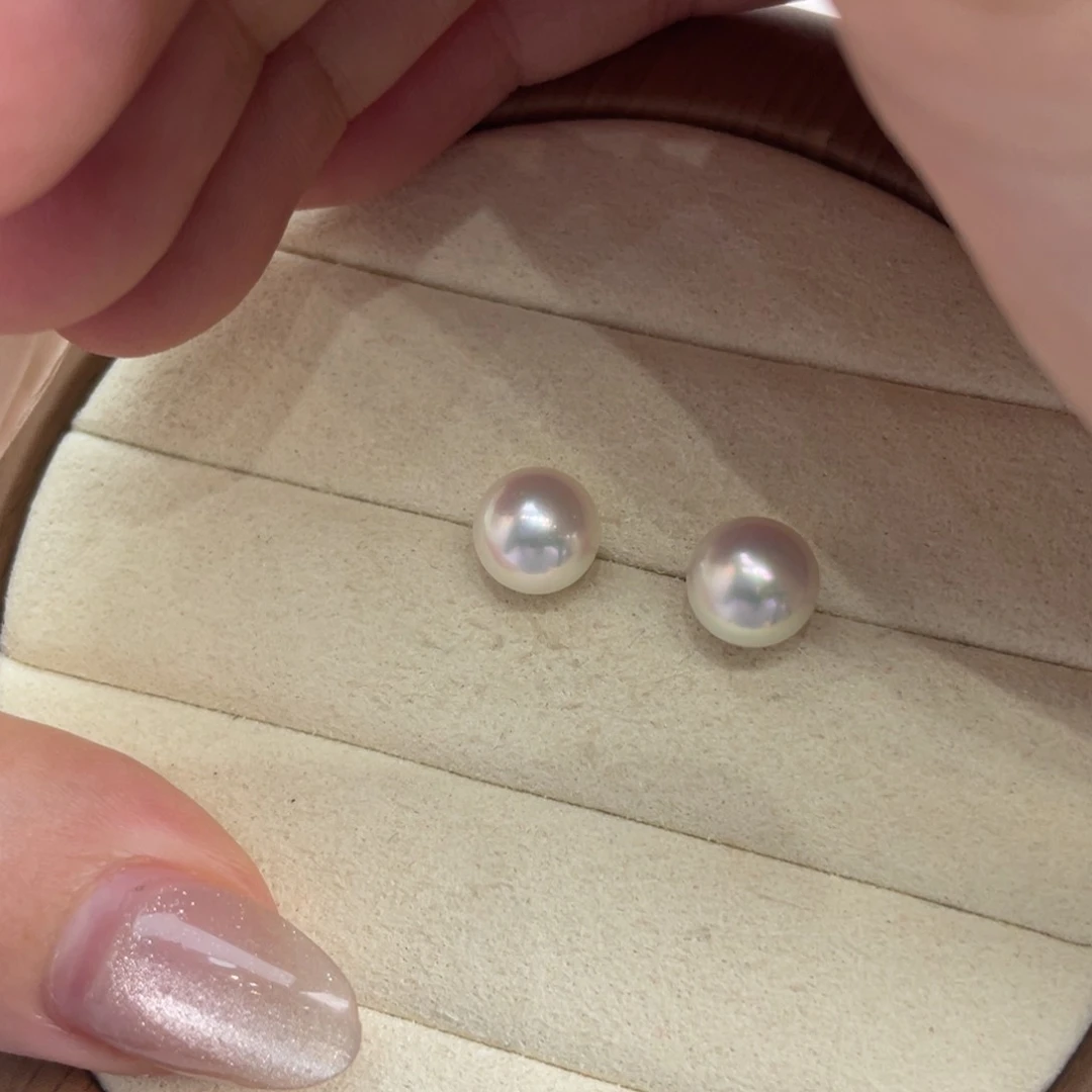 18K金镶嵌海水珍珠耳饰