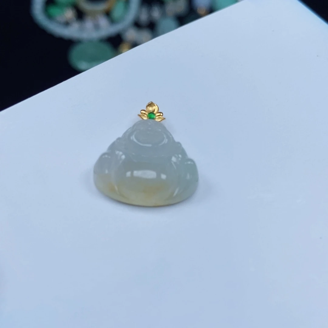 蛋***^翡翠未镶嵌颈饰佛公