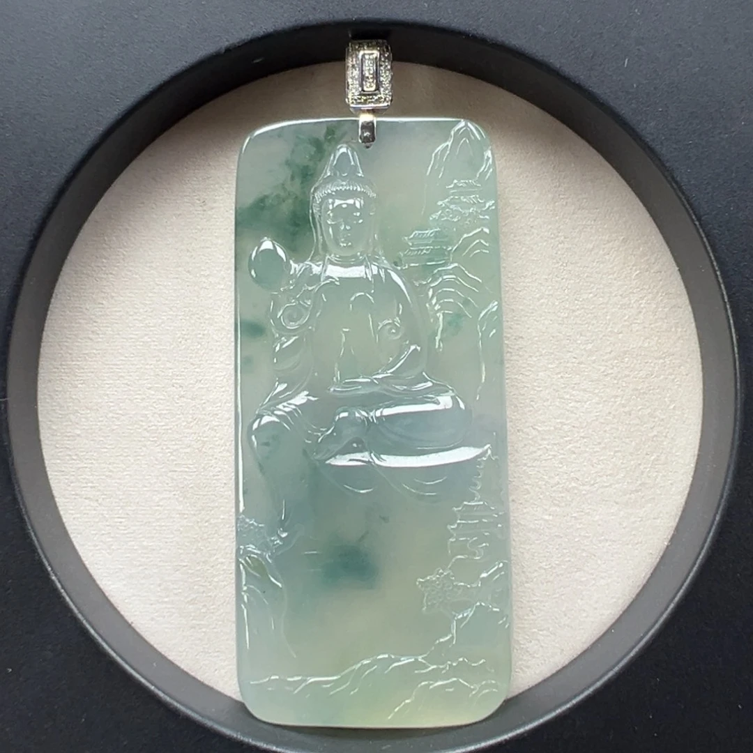 翡翠18K金镶嵌颈饰山水观音