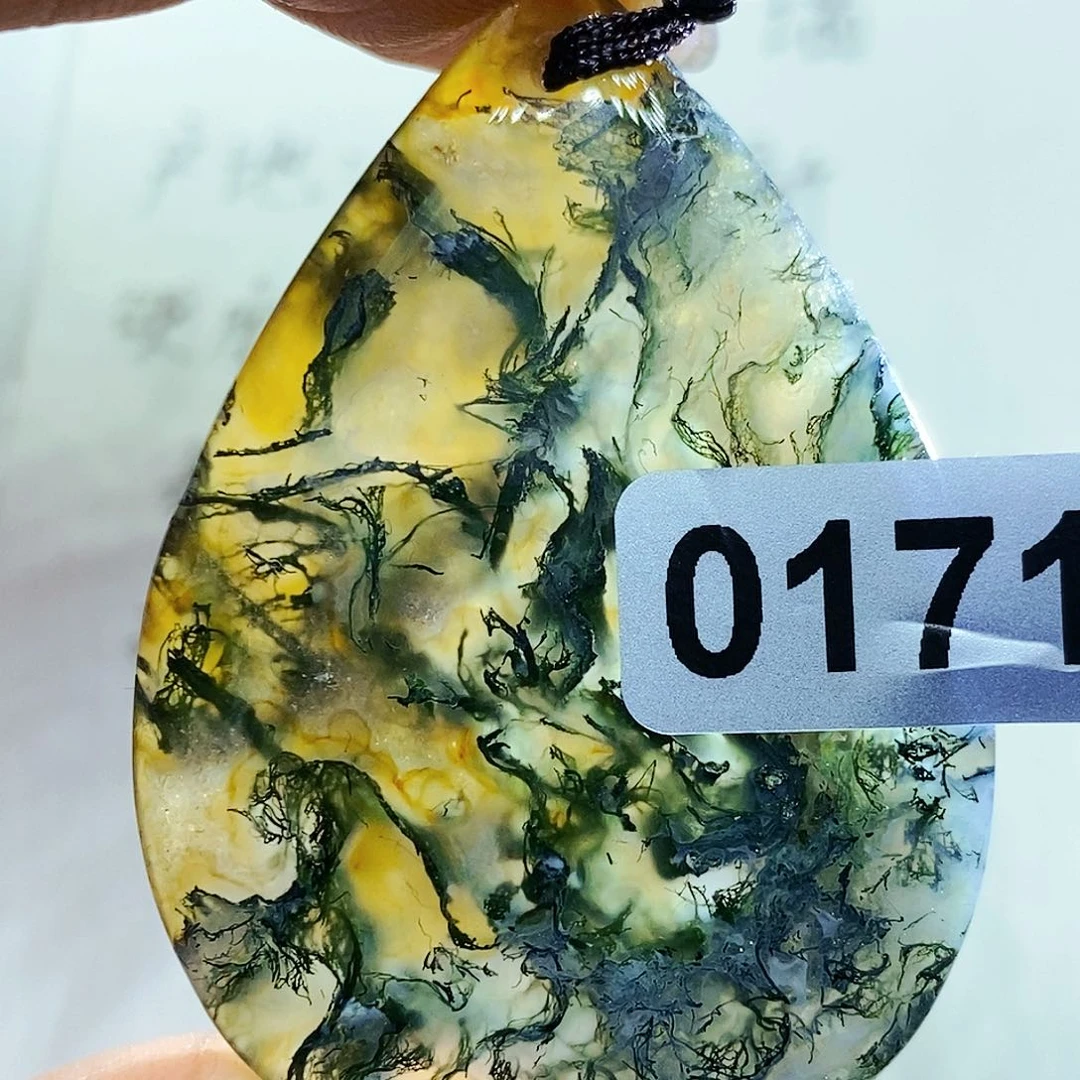 未镶嵌颈饰玛瑙/玉髓魏*