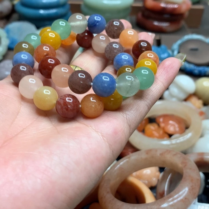 贵***涵石英质玉（黄龙玉）合金颈饰