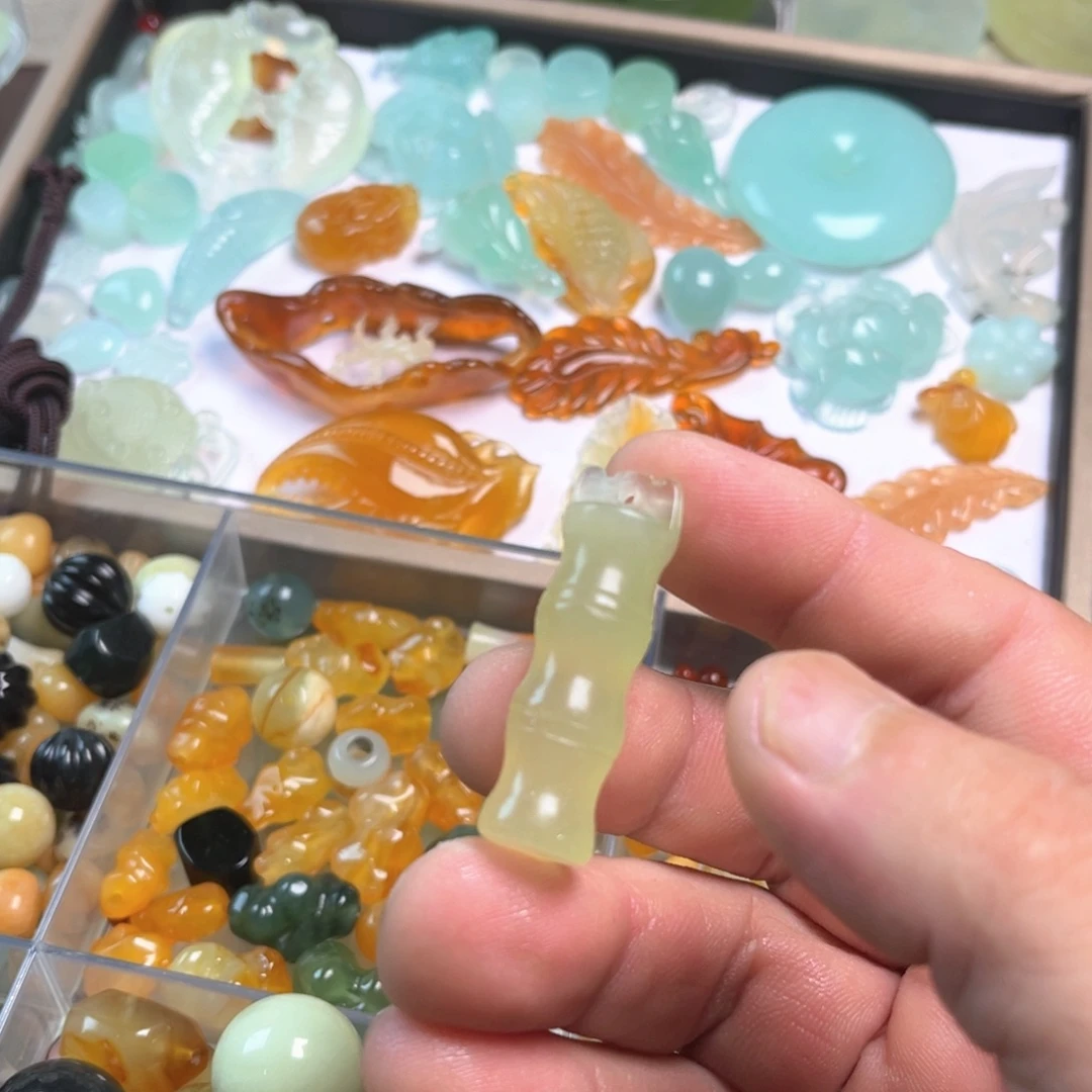 未镶嵌蛇纹石玉颈饰