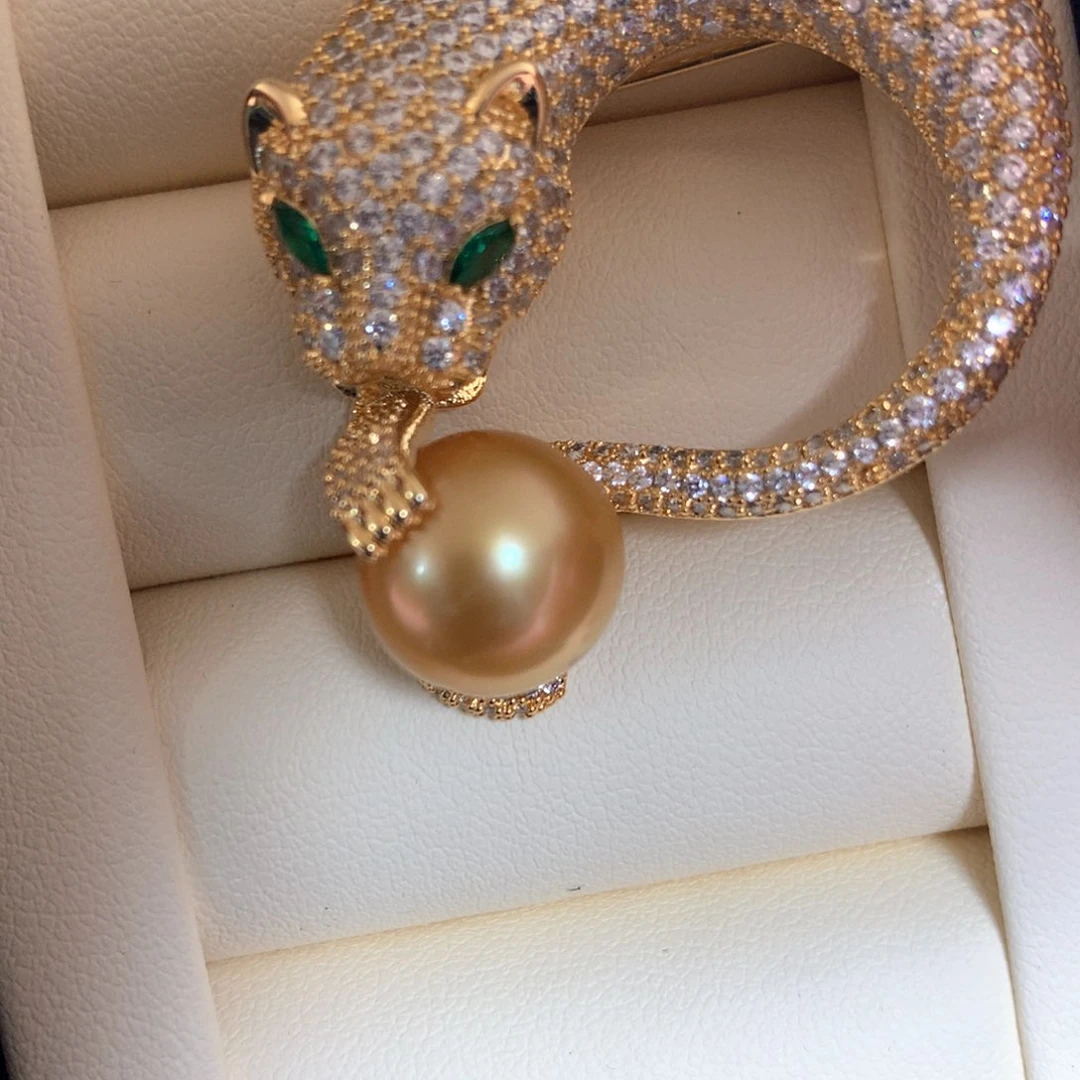 未镶嵌胸饰海水珍珠