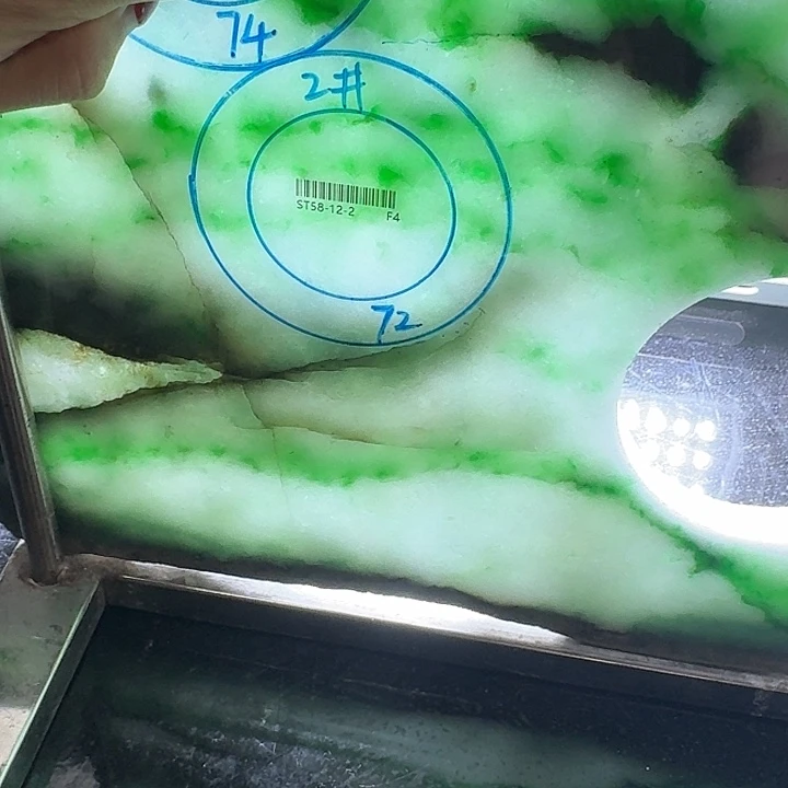 ****福翡翠未镶嵌手镯阳绿翡翠手镯圆条
