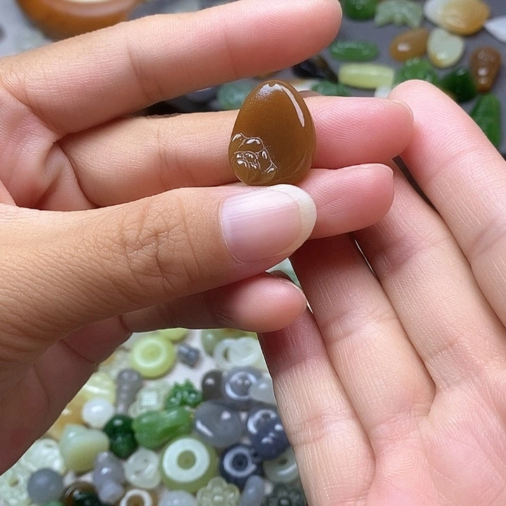 未镶嵌和田玉挂件