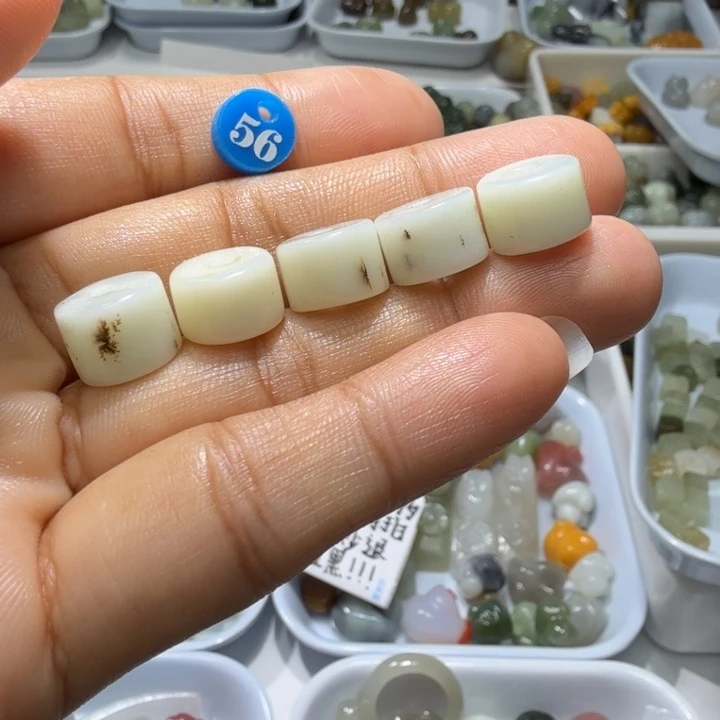 和田玉未镶嵌珠宝奇石
