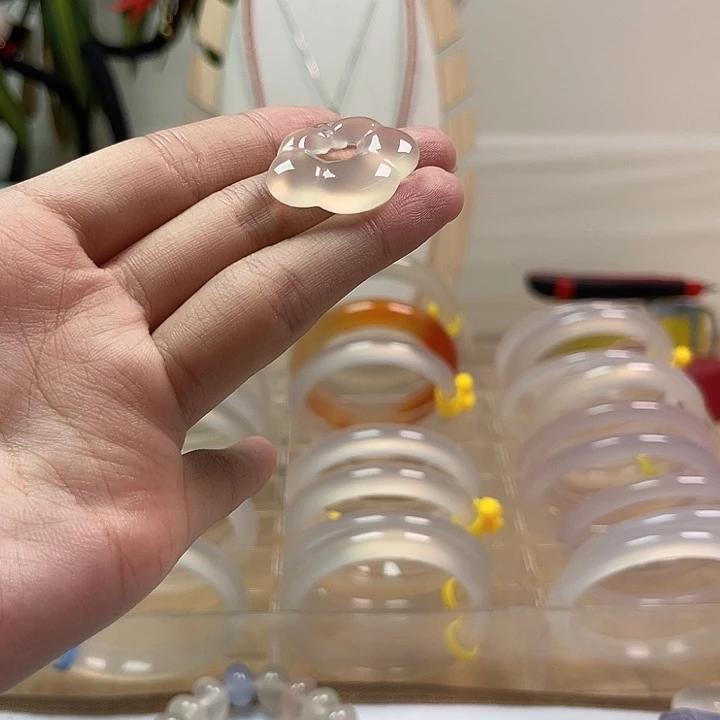 手镯玛瑙/玉髓未镶嵌