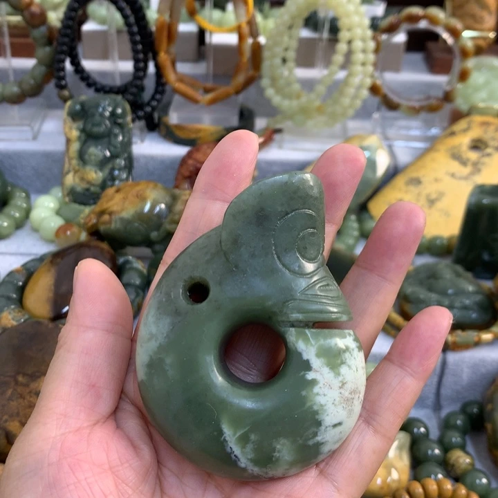 岫岩河磨玉（透闪石质玉）未镶嵌把件