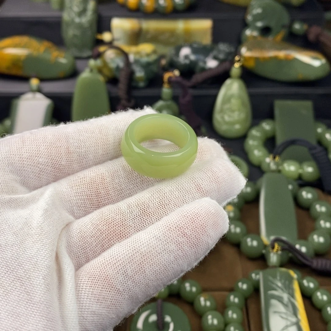 幸***活岫岩老玉（透闪石质玉）未镶嵌颈饰