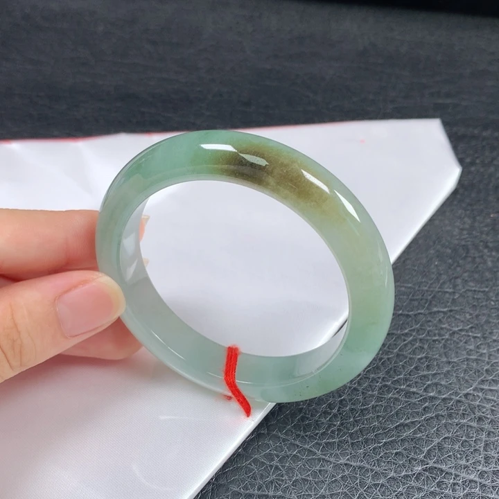 翡翠未镶嵌手镯。。
