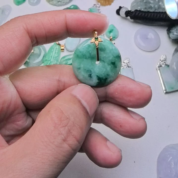 翡翠18K金镶嵌颈饰天然缅甸翡翠A货