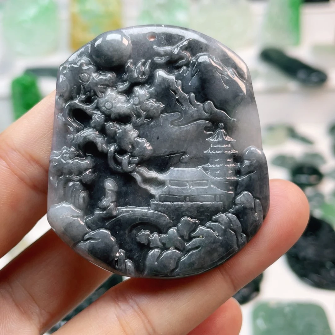 翡翠颈饰未镶嵌山水