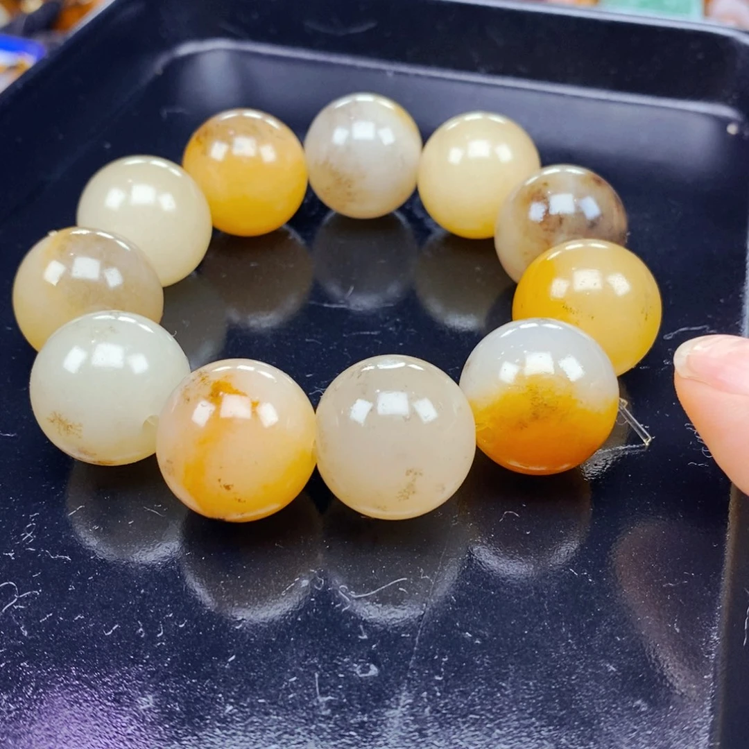 石英质玉（黄龙玉）未镶嵌颈饰