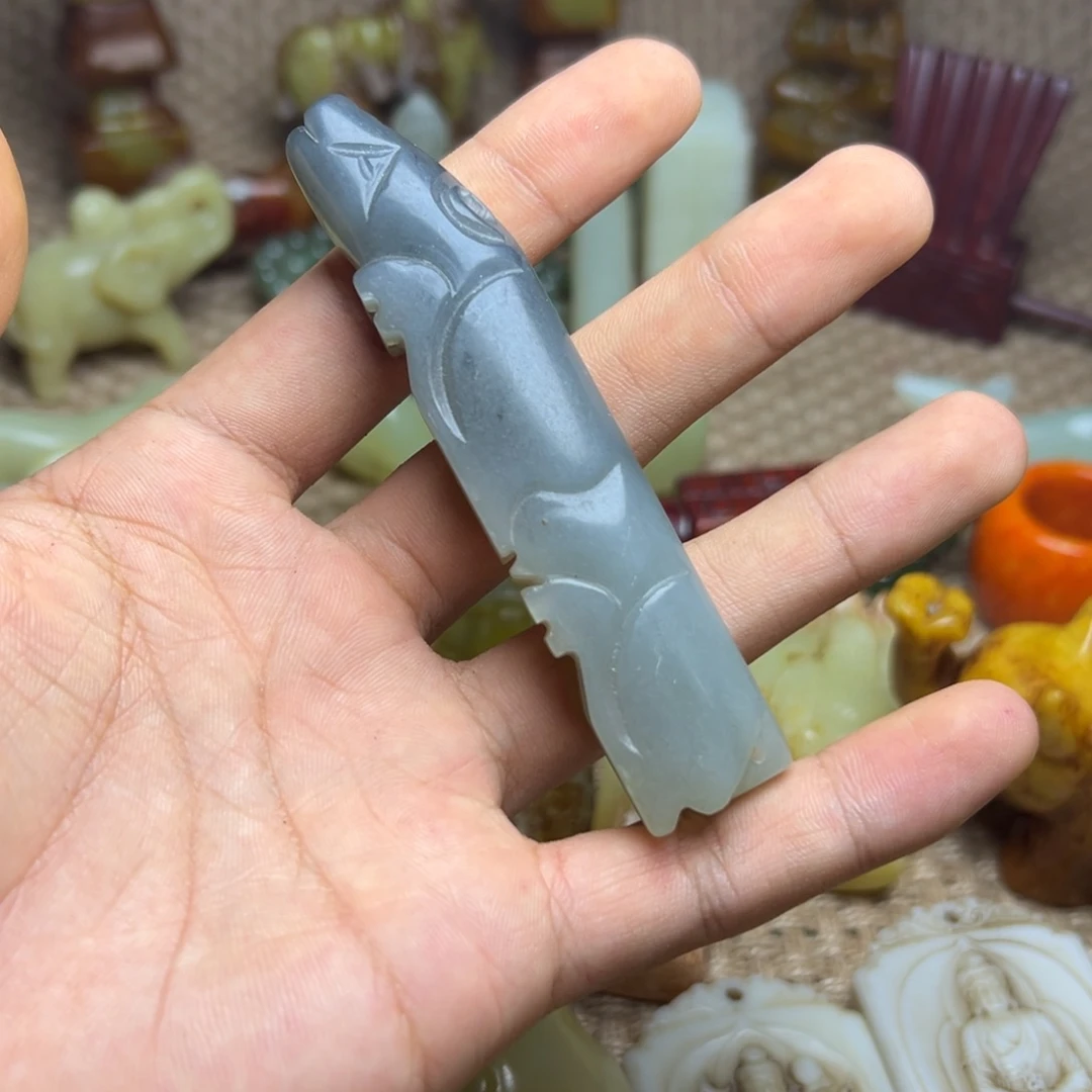 未镶嵌蛇纹石玉颈饰