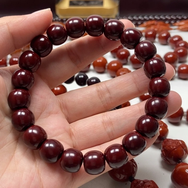 待***我橄榄核吊坠猴头猴