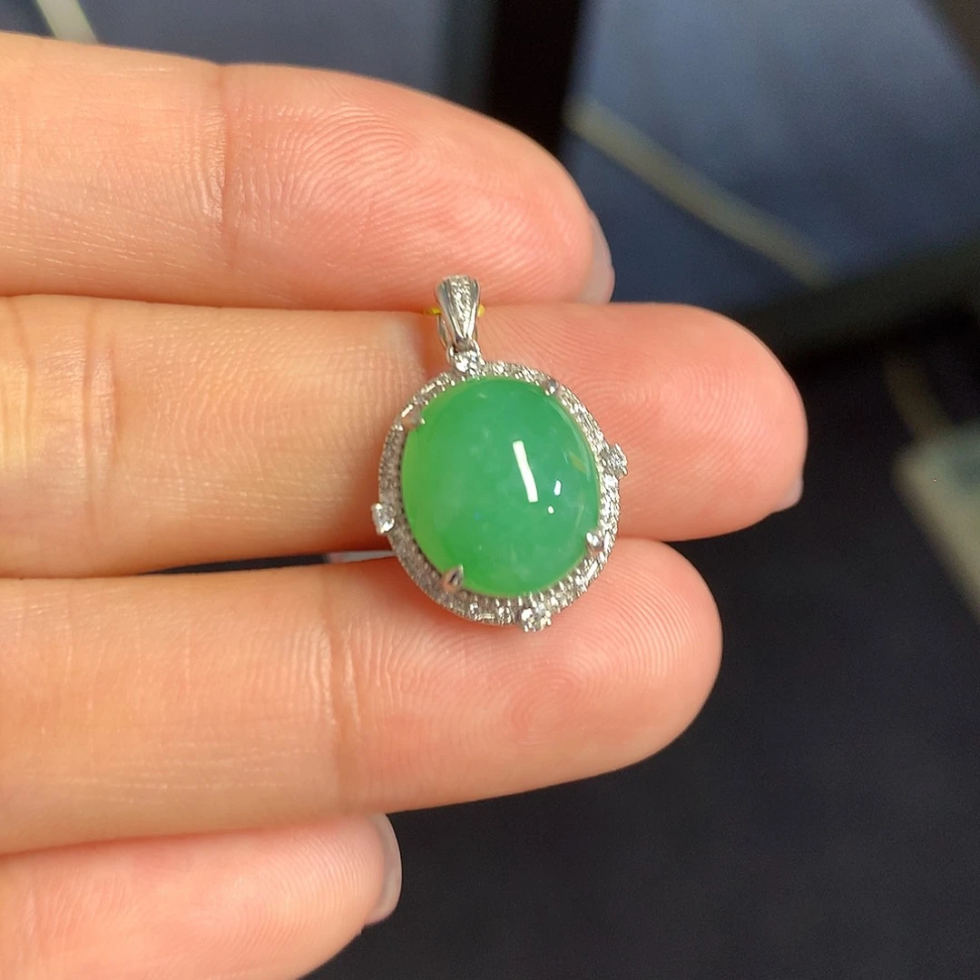 翡翠吊坠(不含链)18K金镶嵌